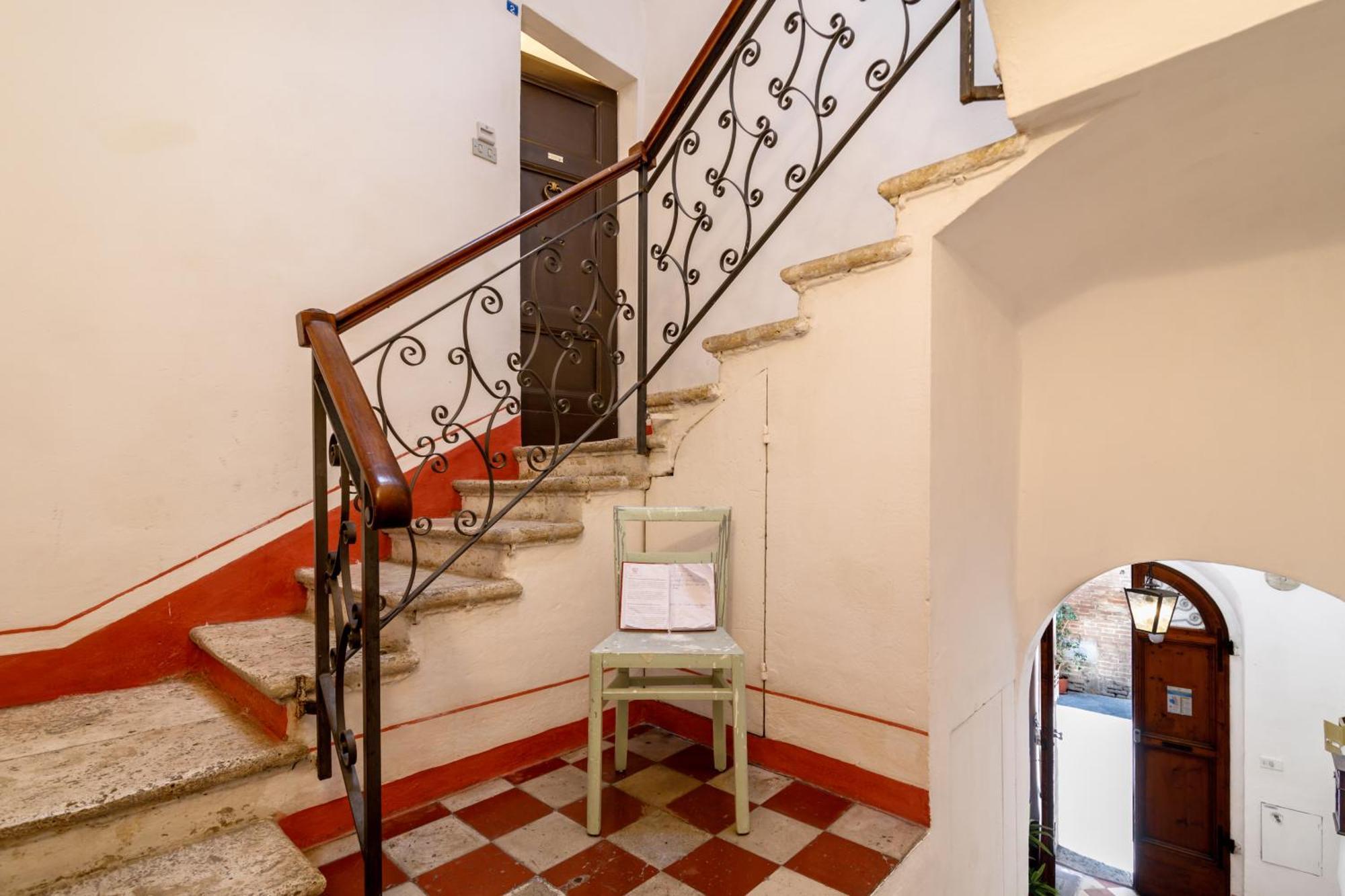 Charme Centro Storico Apartment Сиена Екстериор снимка