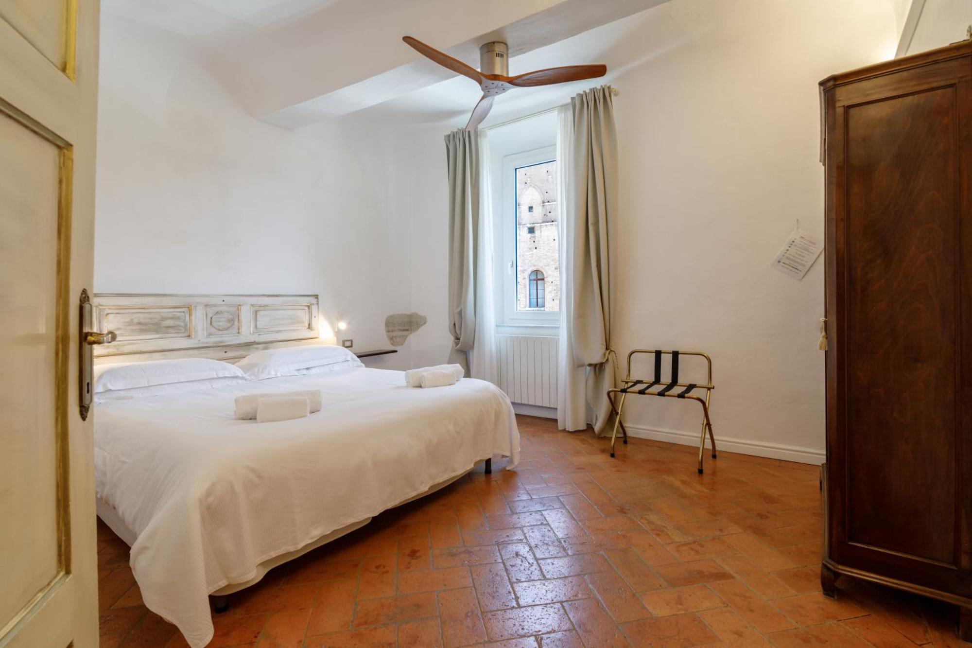 Charme Centro Storico Apartment Сиена Екстериор снимка