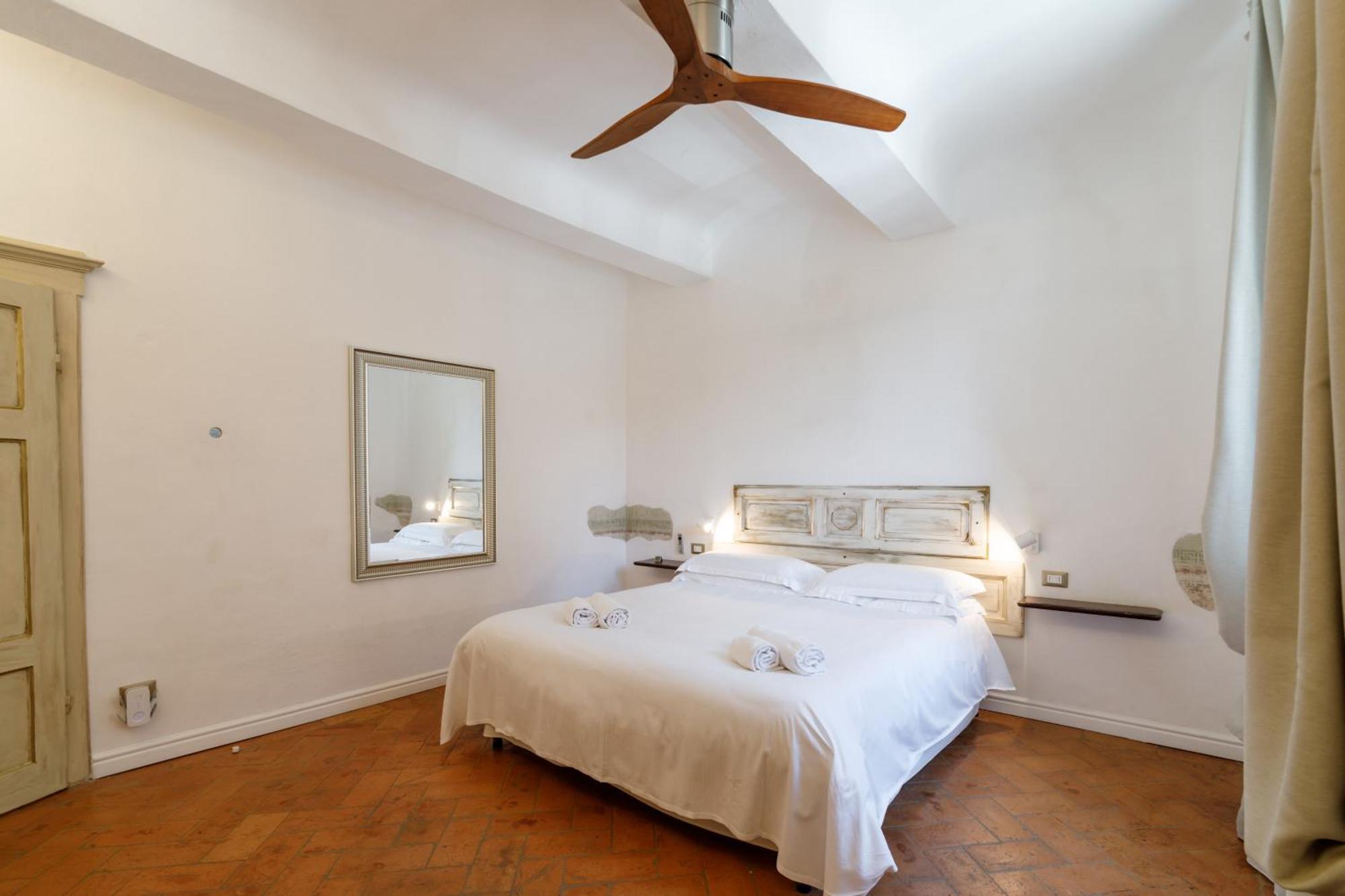 Charme Centro Storico Apartment Сиена Екстериор снимка